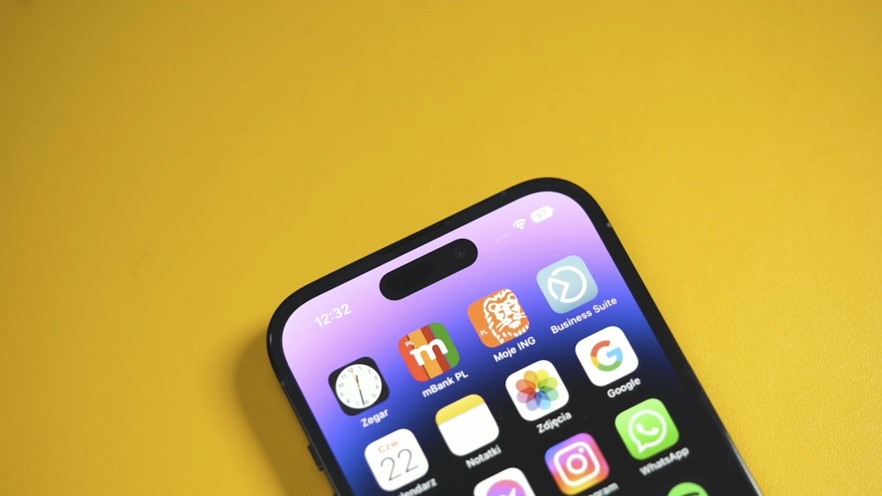 samsung-galaxy-s23-ultra-vs-iphone-14-pro